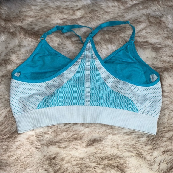 5 Different Sports Bras! All for $25 - Picture 7 of 16